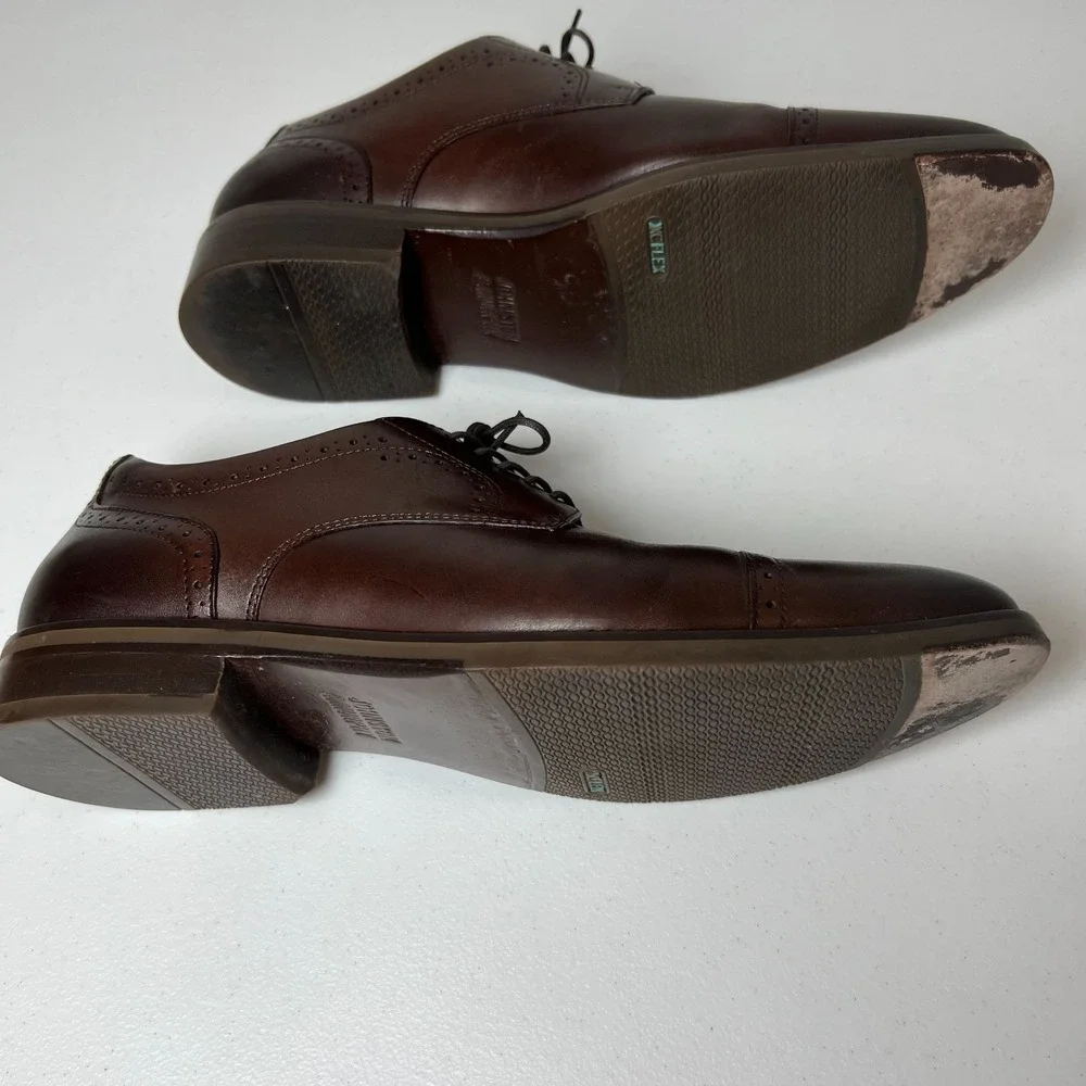Johnston & Murphy XC flex dress shoes men 10 brown cap toe sheepskin memory foam